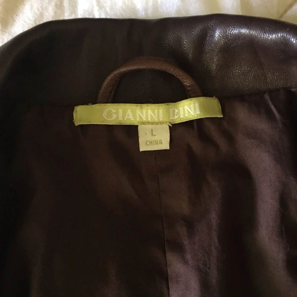 Gianni Bini Buttery Soft Luxurious Tailored Classic leather jacket